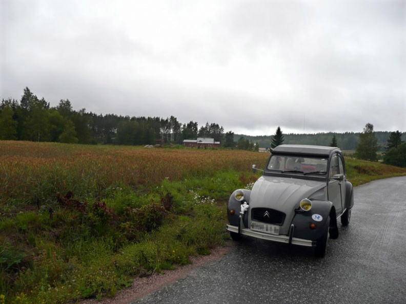 Sateessa Sukselantiellä, Turun jaoksen ajelulla Karppi-Lammen kotieläintilalle