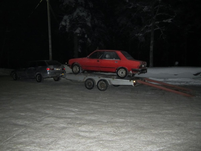 Xantia-ja-305-hautausmaalla