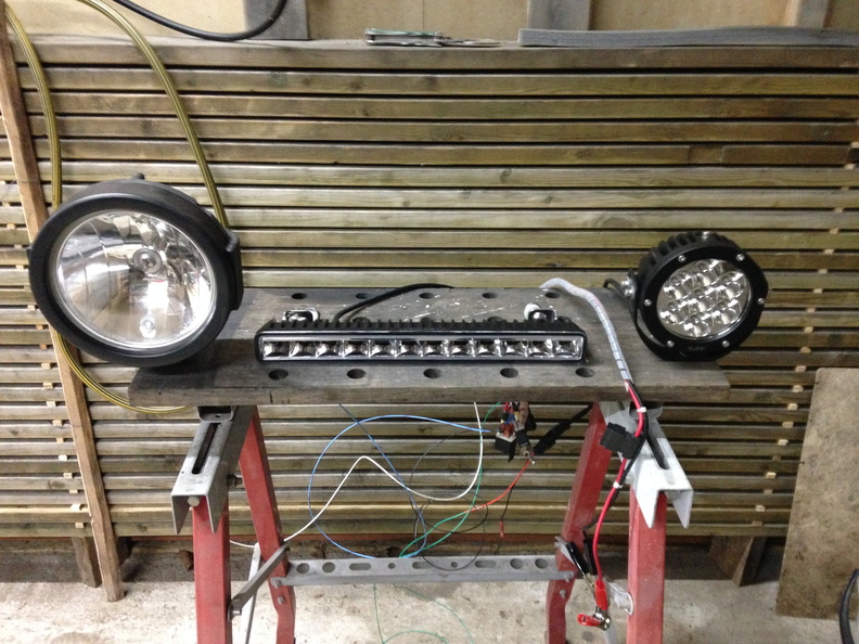 Rivissä h7 , 36w lista led, 35w "pyöreä" led